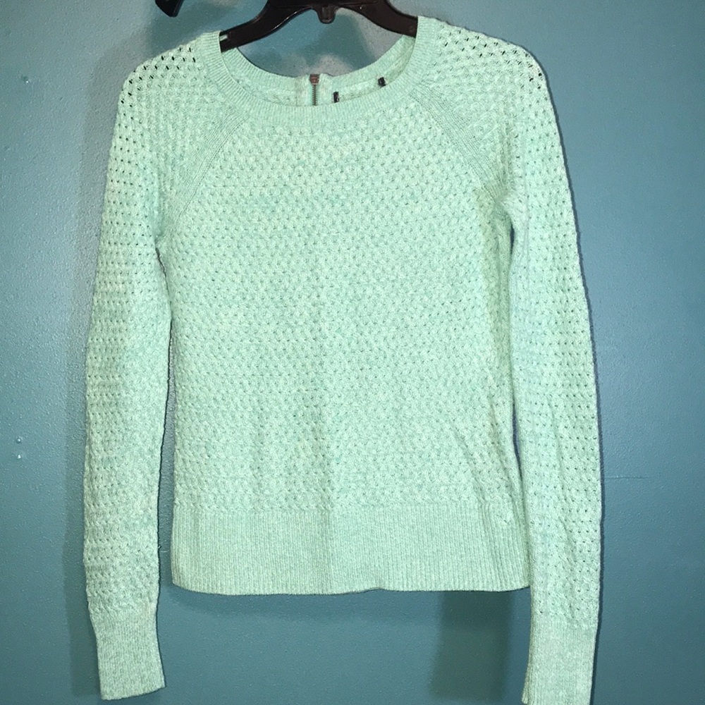 American Eagle Women’s Sweater